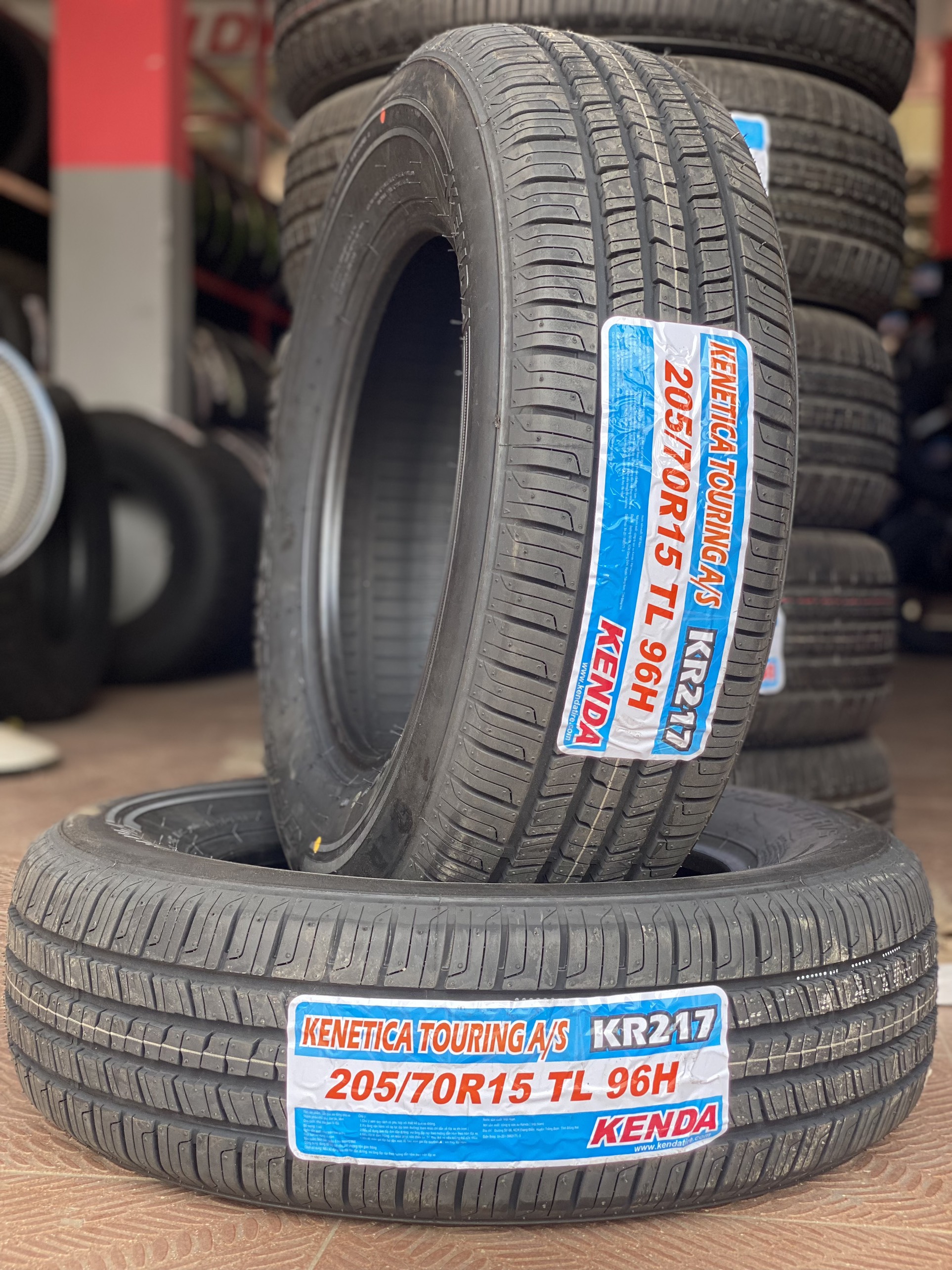 KENDA 205/70R15 KR217