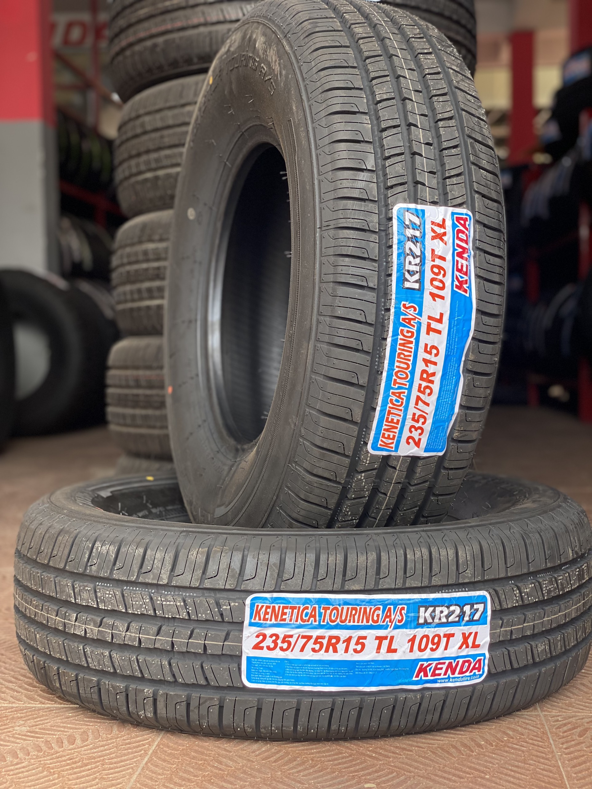 KENDA 235/75R15 KR217