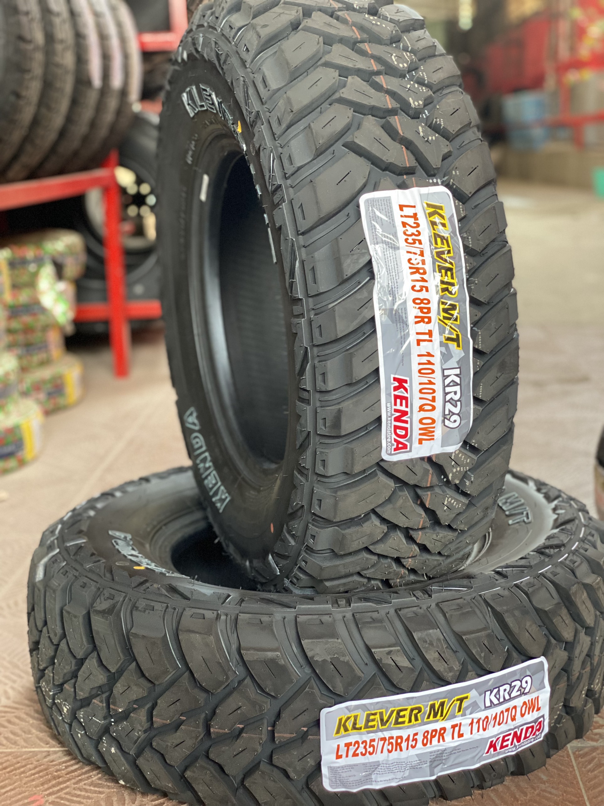 KENDA LT235/75R15 KR29