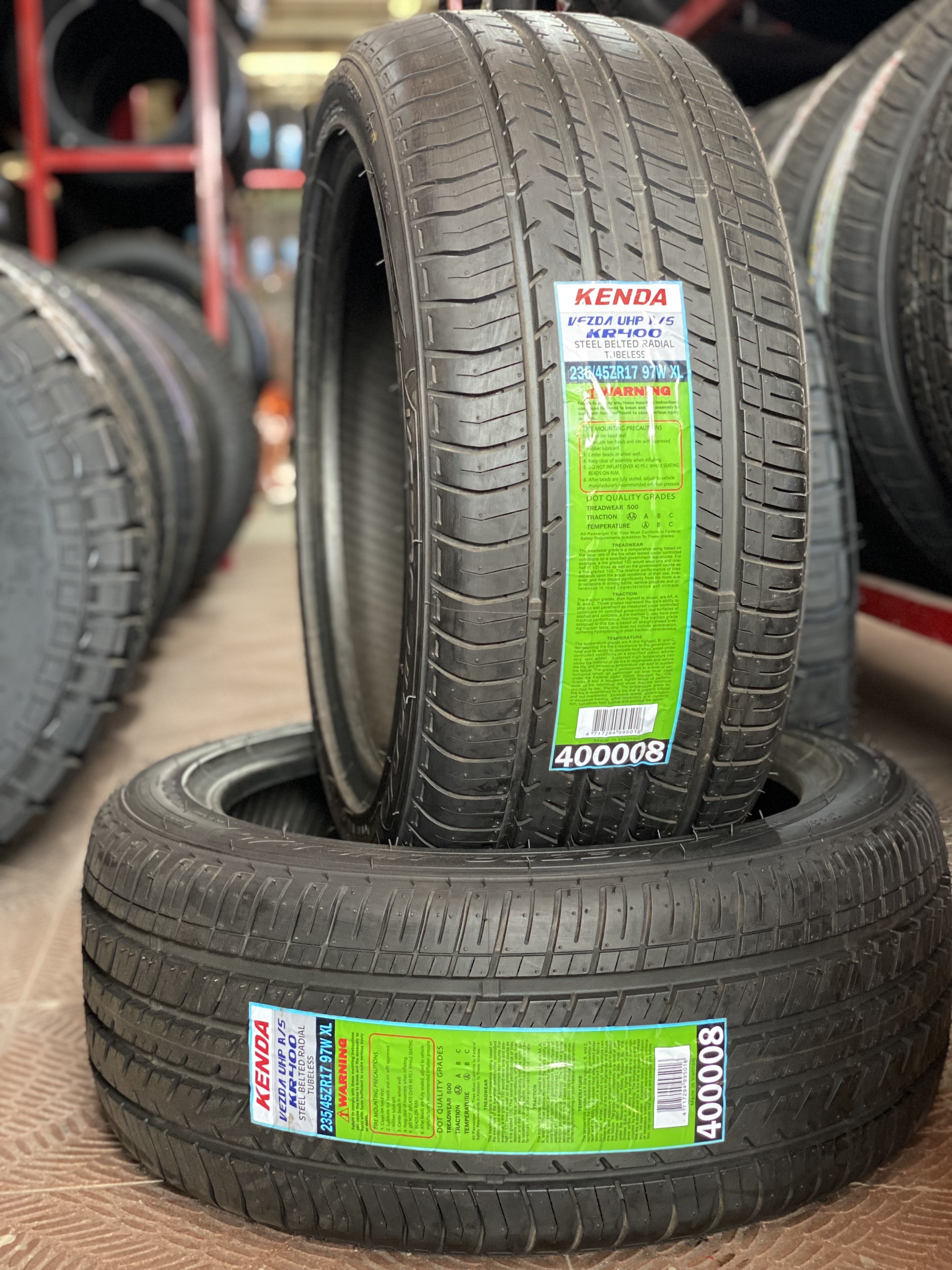 KENDA 235/45ZR17 KR400
