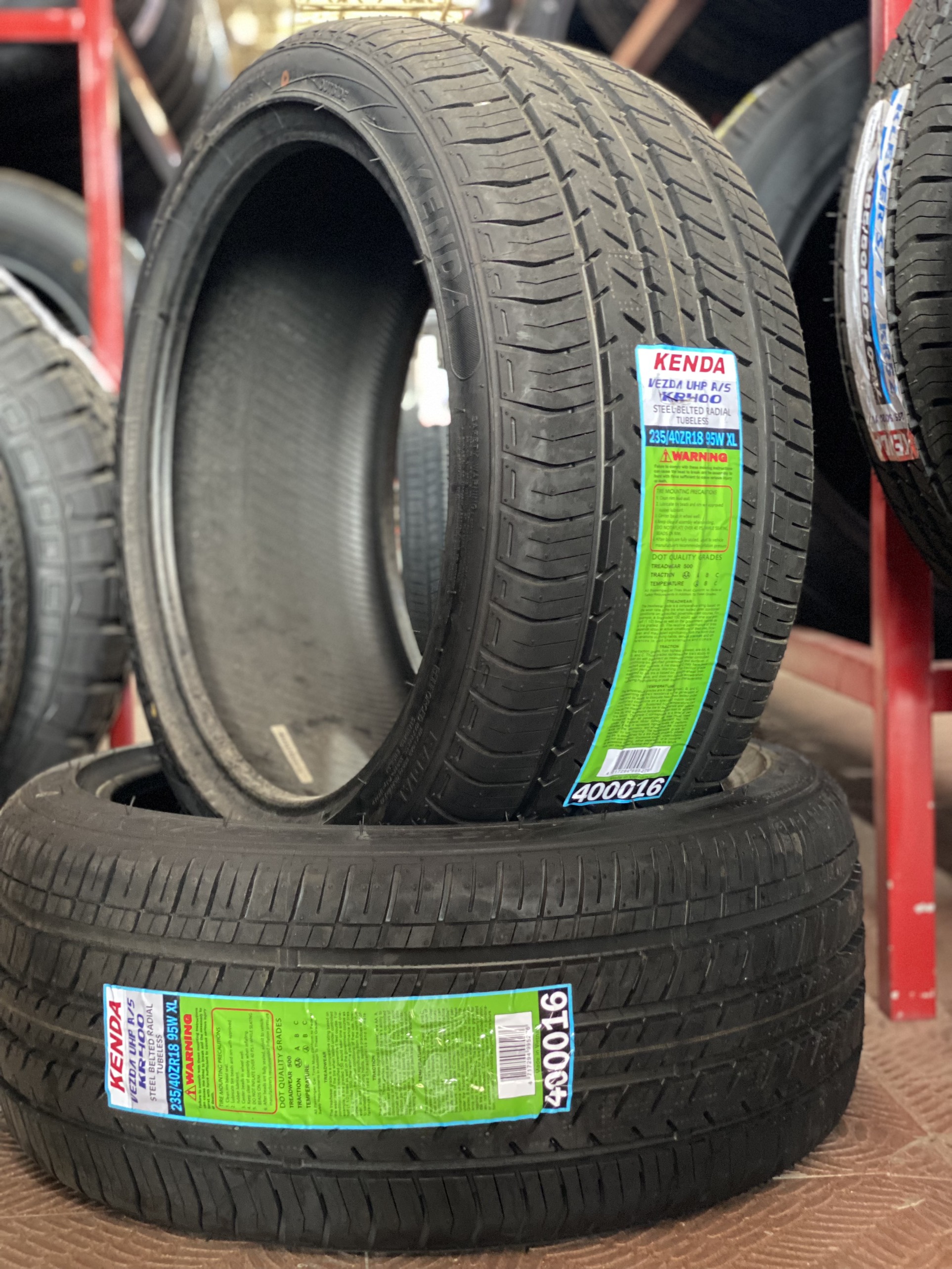 KENDA 235/40ZR18 KR400