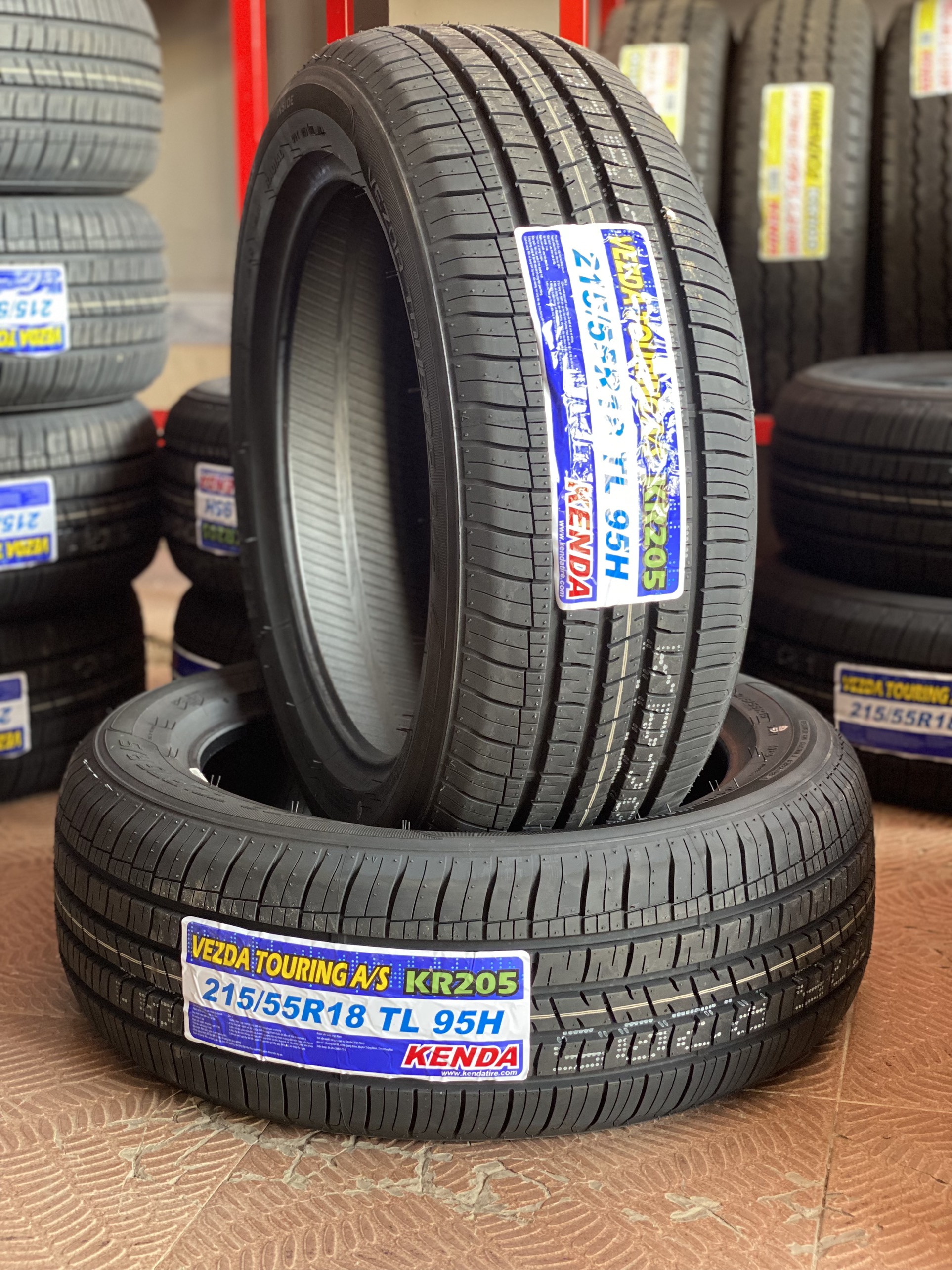 KENDA 215/55R18 KR205