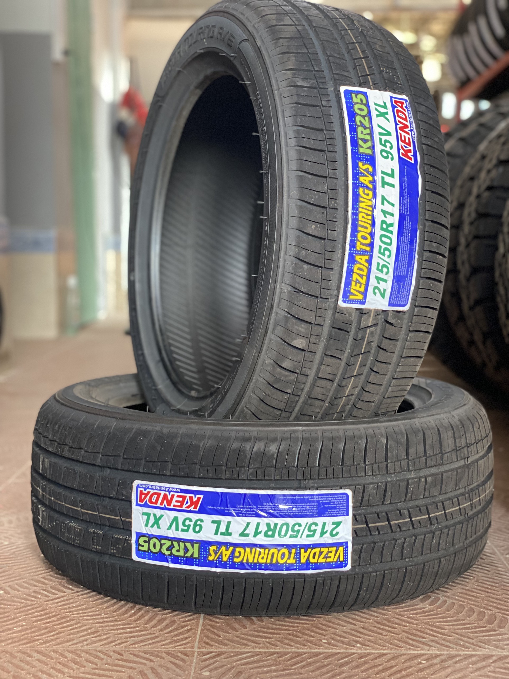 KENDA 215/50R17 KR205