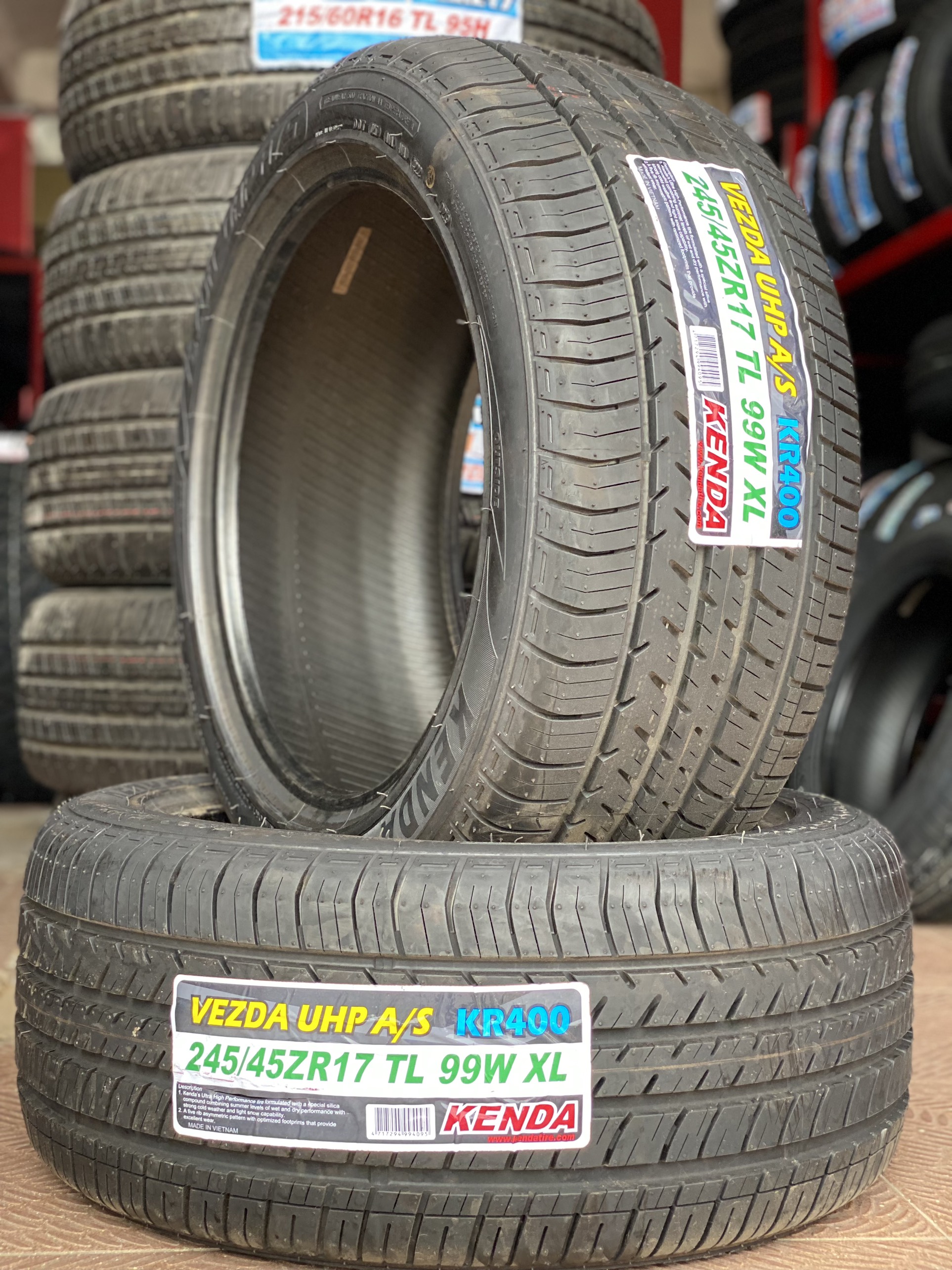 KENDA 245/45ZR17 KR400