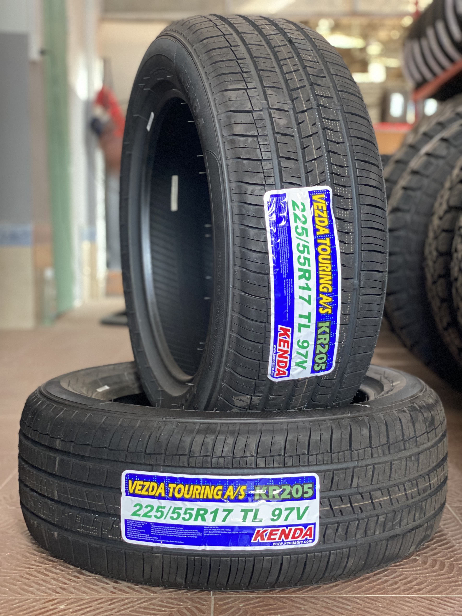 KENDA 225/55R17 KR205